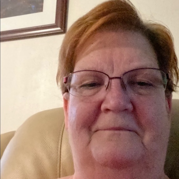 Profile Picture of Crystal Renneman (@mysticrys60) on Poshmark