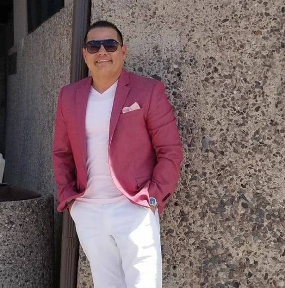 Profile Picture of Julian Ballesteros (@jmballe18) on Poshmark