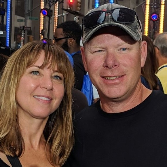 Profile Picture of Renee Bailey (@reneeb69) on Poshmark