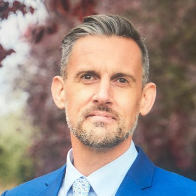 Profile Picture of Dan Edwards (@DanEdwards_77) on Twitter