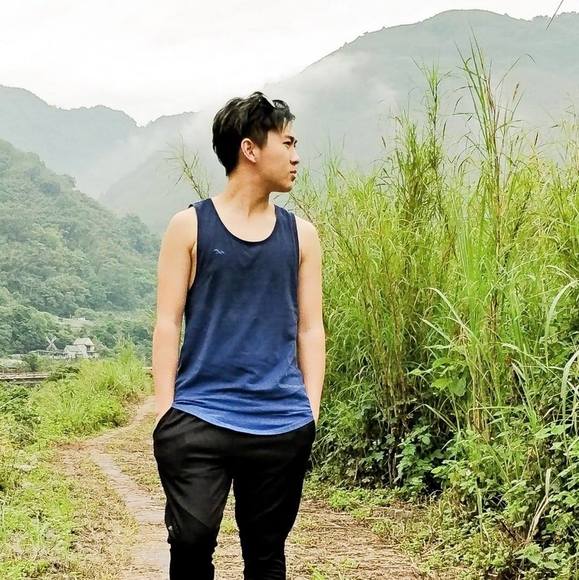 Profile Picture of Jonathan Zhang (@jz503196) on Poshmark