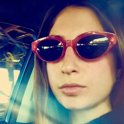 Profile Picture of Olivia Scheyer (@OliviaScheyer) on Twitter