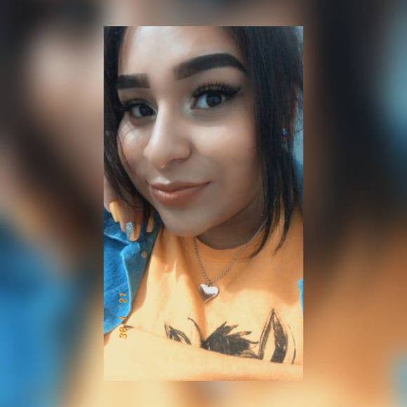 Profile Picture of Cristela Carballo (@cristelac) on Poshmark