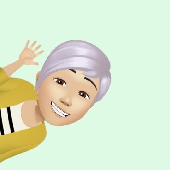 Profile Picture of Bette Bobka (@bettebobka) on Poshmark