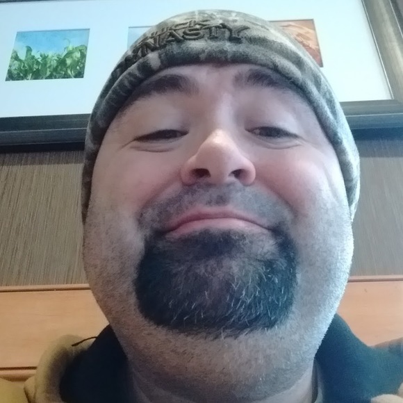 Profile Picture of Gabe Sasman (@lordgabe2000) on Poshmark