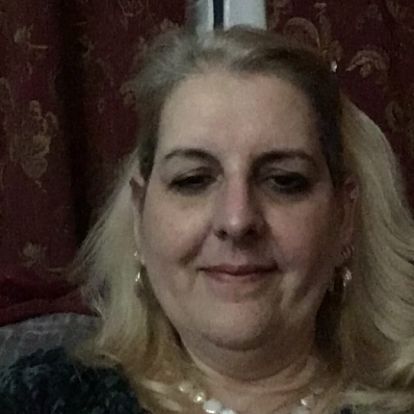 Profile Picture of Sherry Croll (@sherrycroll2007) on Poshmark