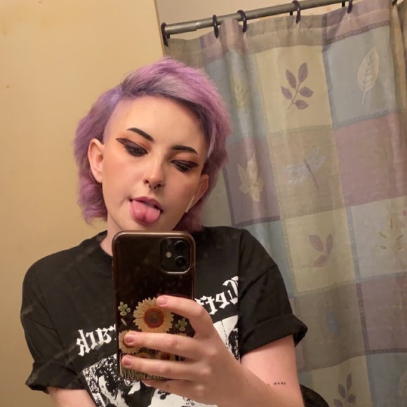 Profile Picture of Alaina Trindle (@alainatrindle) on Poshmark
