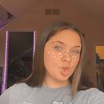 Profile Picture of chloe 🤡🌊🦋👑 (@chloeinman806) on Instagram