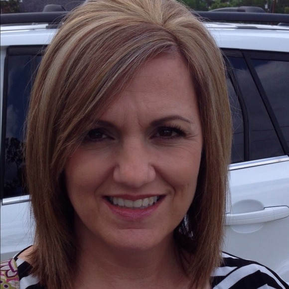 Profile Picture of Carla Stebbins (@cstebbins) on Poshmark
