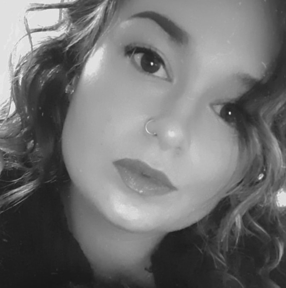 Profile Picture of Sarah Kuespert (@sarahkuespert) on Poshmark