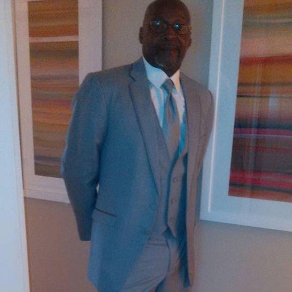 Christopher Britten sr. - Poshmark Profile Picture of Christopher Britten sr. (@cbrittensr) on Poshmark