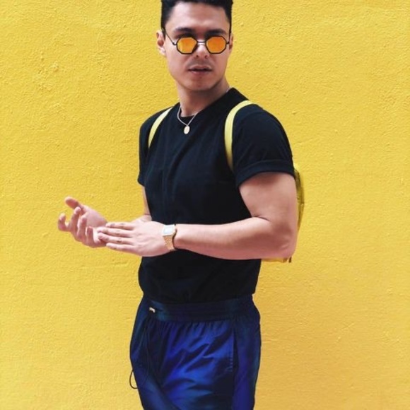 Profile Picture of Cristian Cobos (@cristian_cobos) on Poshmark