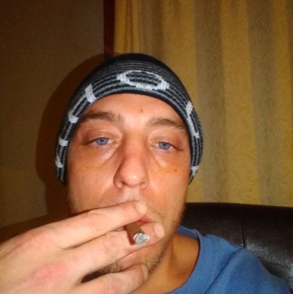 Profile Picture of Ryan Ceiley (@ryanceiley1983) on Poshmark