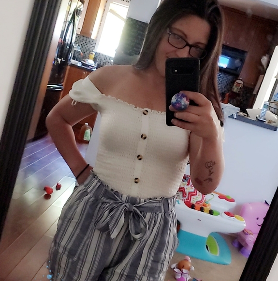 Profile Picture of Amanda Giangregorio (@amandalynn0117) on Poshmark