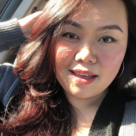 Profile Picture of Cindy Ho (@cindy2305) on Poshmark