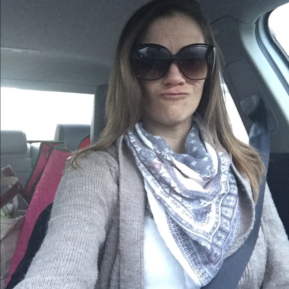 Profile Picture of Erica Stanford (@ekstnfrd15) on Poshmark