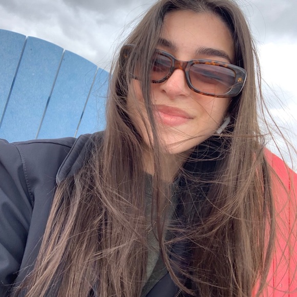 Profile Picture of Julia Bertucci (@juliabertucci13) on Poshmark