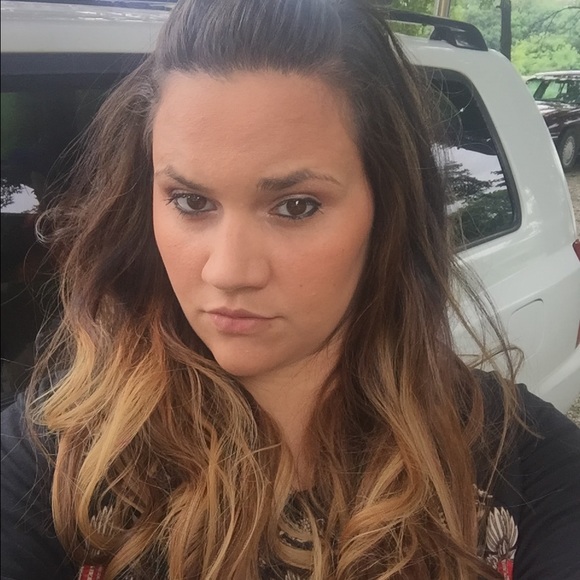 Profile Picture of Heather Coldren (@hcoldren) on Poshmark