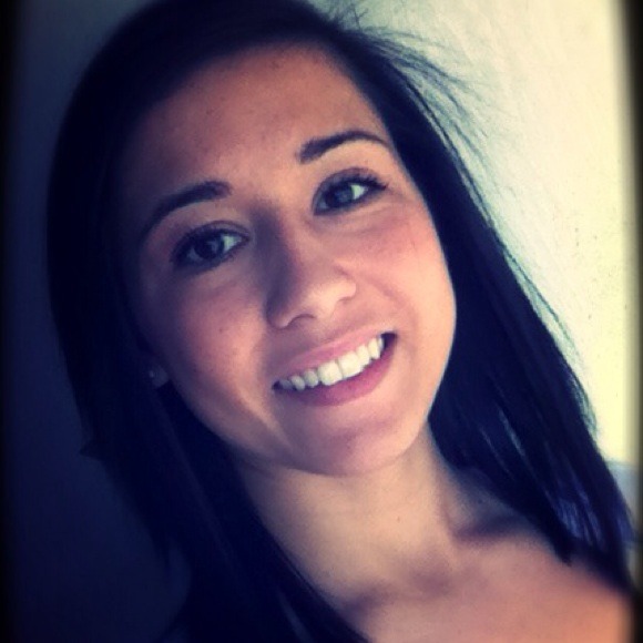 Profile Picture of Samantha Stith (@samanthastith) on Poshmark