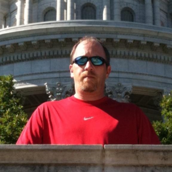 Profile Picture of Joe Prince (@jprince28) on Poshmark