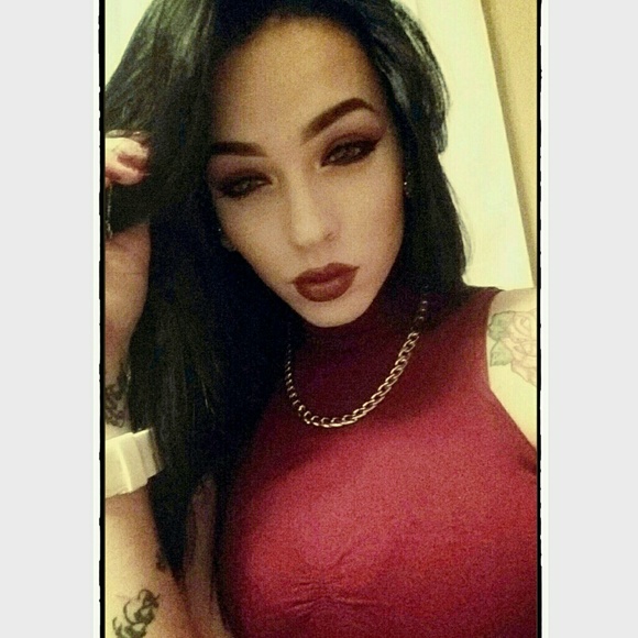 Profile Picture of Danielle Epley (@missepley) on Poshmark