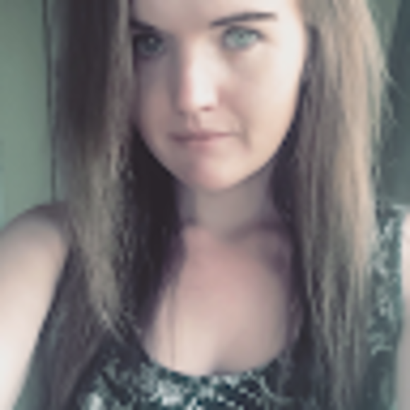 Profile Picture of Sarah Cunningham (@sarahcunning651) on Poshmark