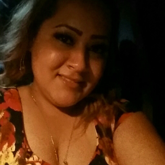 Profile Picture of Evilin Monje (@evedani9) on Poshmark