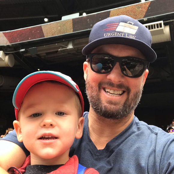 Profile Picture of Alex Moorhead (@aemoorhead) on Poshmark