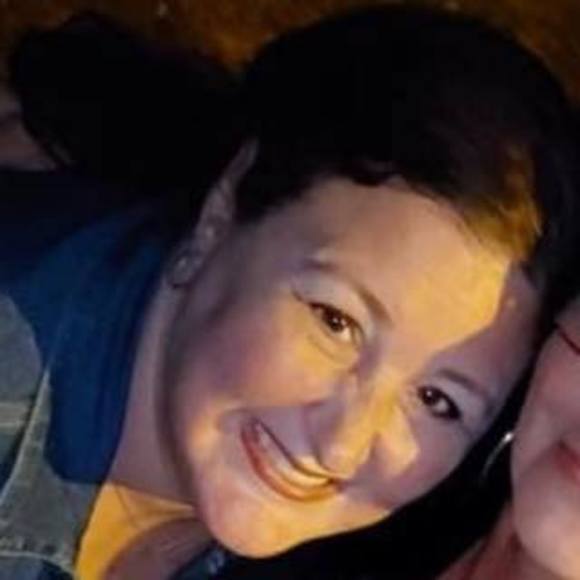 Profile Picture of Janae Aardal (@jaardal) on Poshmark