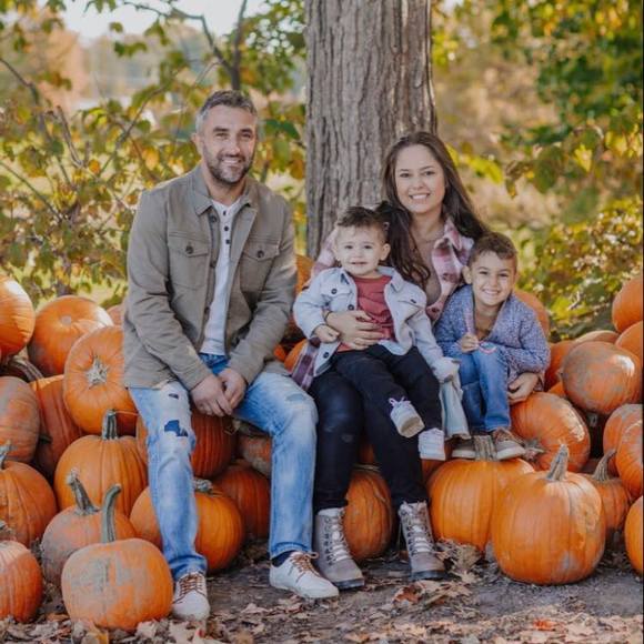 Elvira senad Gromilic - Poshmark Profile Picture of Elvira senad Gromilic (@egromilic) on Poshmark