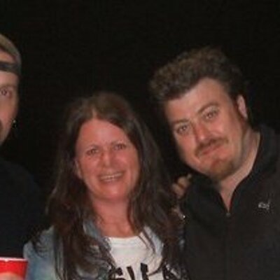 Profile Picture of Shari Schneider (@sharischneider) on Twitter
