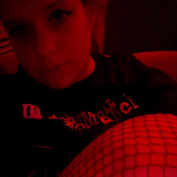 Profile Picture of Ashley Lisanby (@naenaeasheebaby) on Poshmark