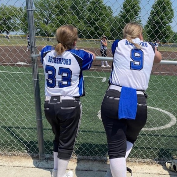 Profile Picture of Alexia Rieckers (@alexiarieckers) on Poshmark