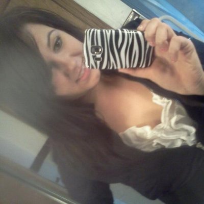 Profile Picture of Laurazheng02 (@laurazheng02) on Twitter