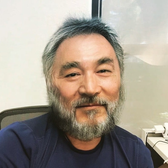 Profile Picture of Kevin Bai (@kevinbxiao) on Poshmark