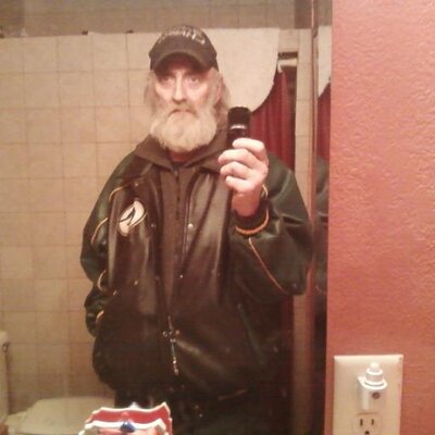 Profile Picture of Bruce Petersen (@bruceandtaz) on Twitter