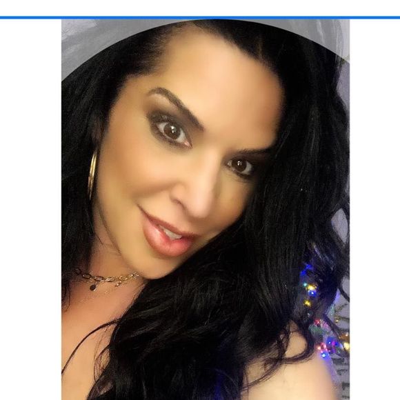 Profile Photo of Denise Ferraro (@deniseferraro) on Poshmark