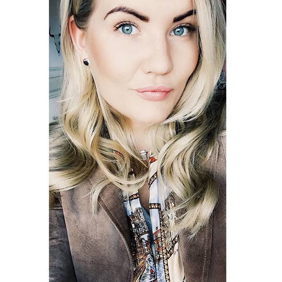 Profile Picture of Elinor Björemo (@sweuselinor) on Poshmark