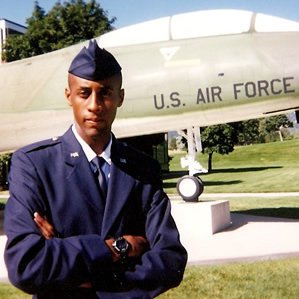 Profile Picture of Bob Wakefield (@BobLovesDefense) on Twitter