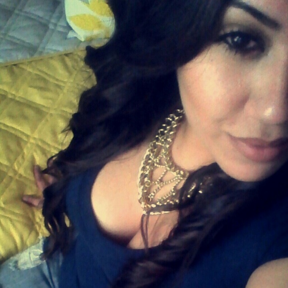 Profile Picture of Ruby Aguilar (@ruby_lee_10) on Poshmark