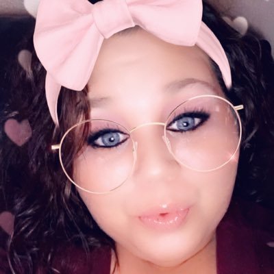 Profile Picture of Amanda Roller (@AmandaRoller7) on Twitter