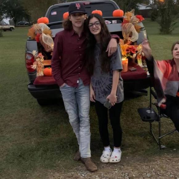 Profile Picture of Hunter Holmes (@hunterholmes822) on Poshmark