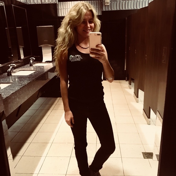 Profile Picture of Alanna Madafferi (@madafferi22) on Poshmark