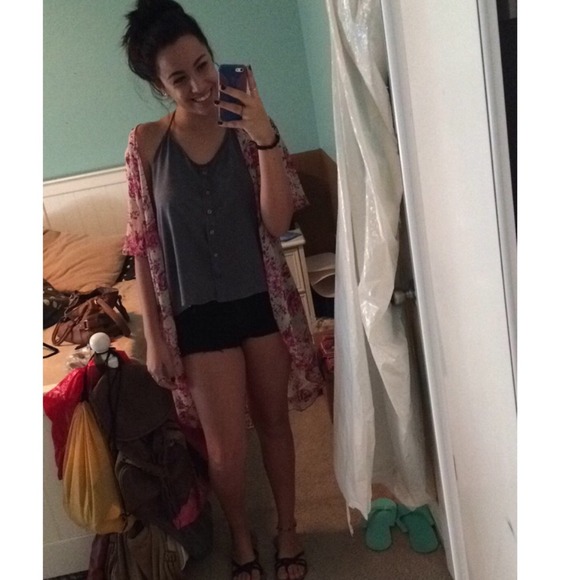 Alexis Meraz - Poshmark Profile Picture of Alexis Meraz (@alexismeraz) on Poshmark