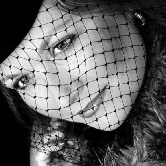 Profile Picture of Dina Gitelman (@dinahon) on Poshmark