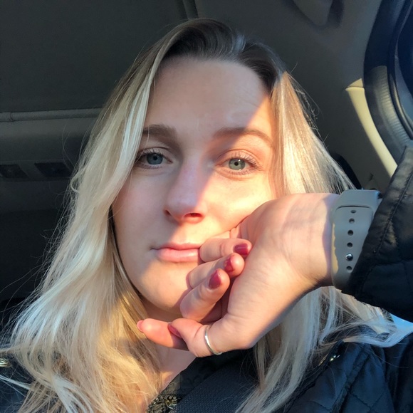 Profile Picture of Marisa Dabbraccio (@marisadabb) on Poshmark
