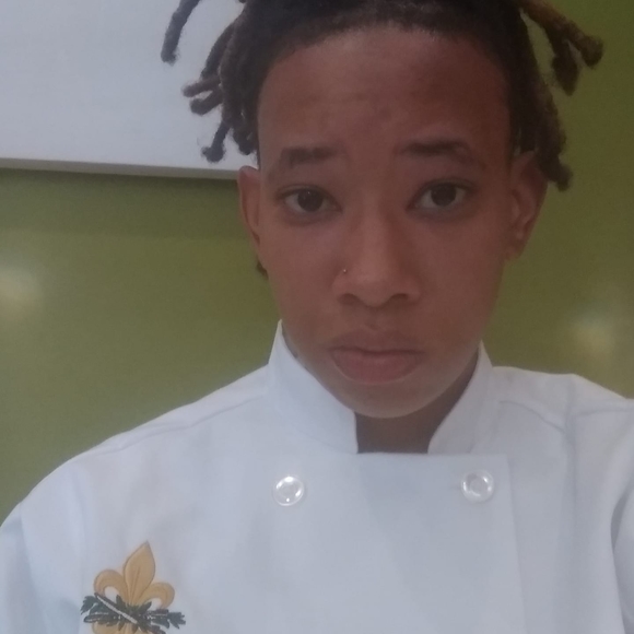 Profile Picture of Shellie Jennings (@shelltoes) on Poshmark