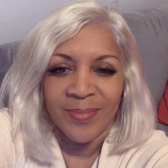 Profile Picture of Ardelia Nelson (@ardry8) on Poshmark