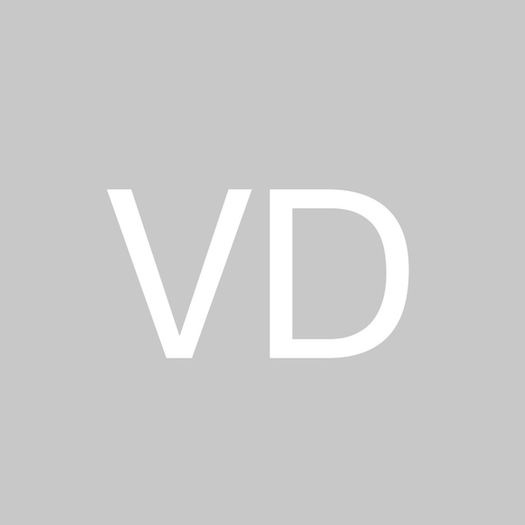 Profile Picture of Vincent Do (@zynition) on Poshmark