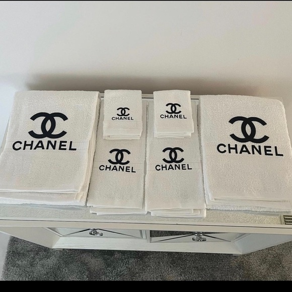 Gabby Mitchell - Poshmark Profile Picture of Gabby Mitchell (@gabbymitchell22) on Poshmark